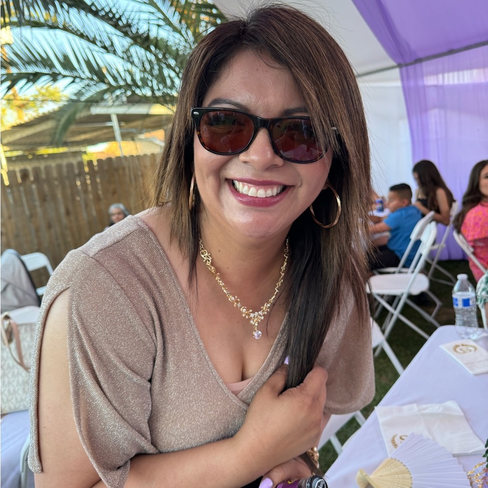 Meet your Posher, Gabriela